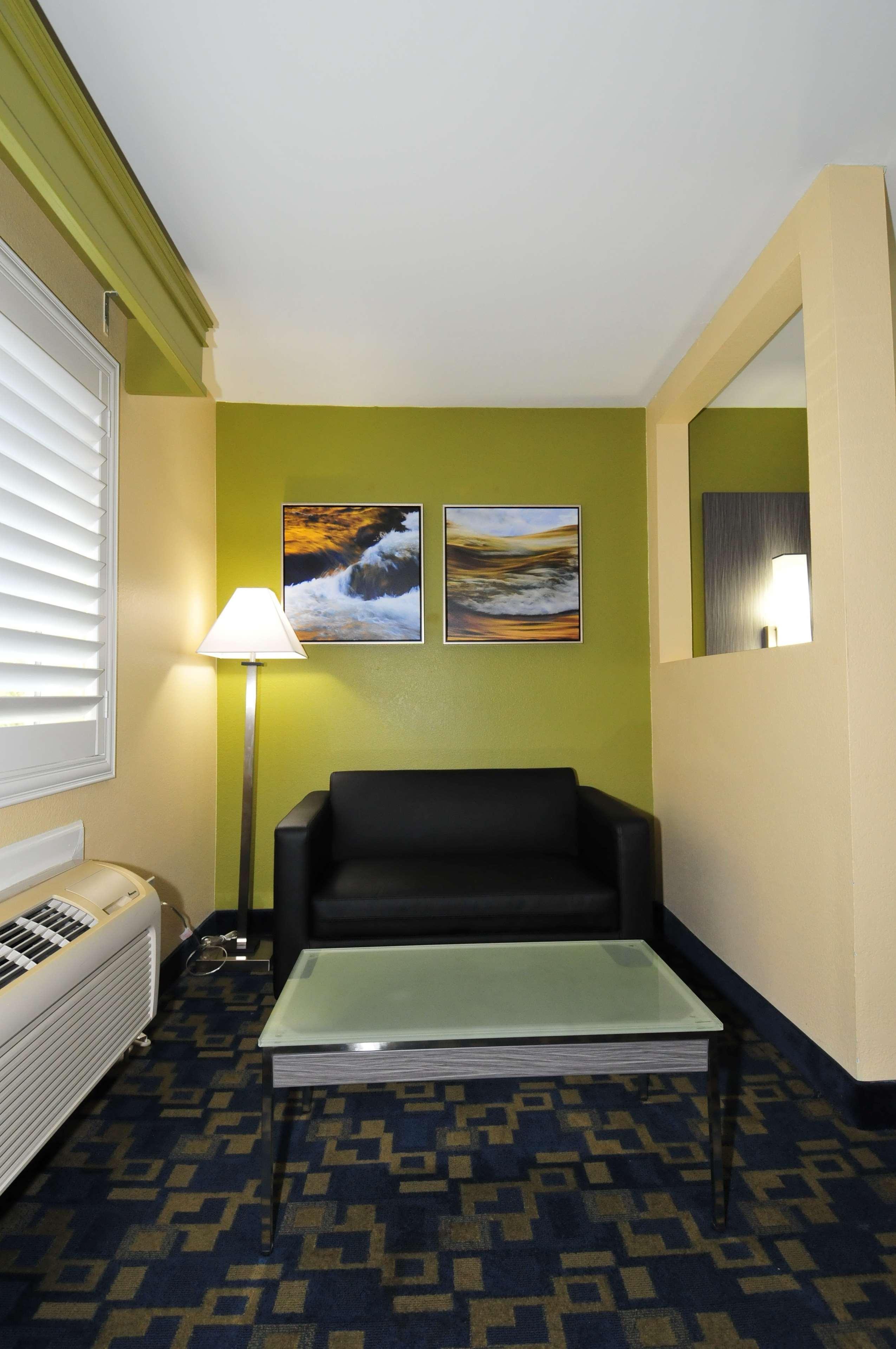 Western Antelope Inn&suites 3*