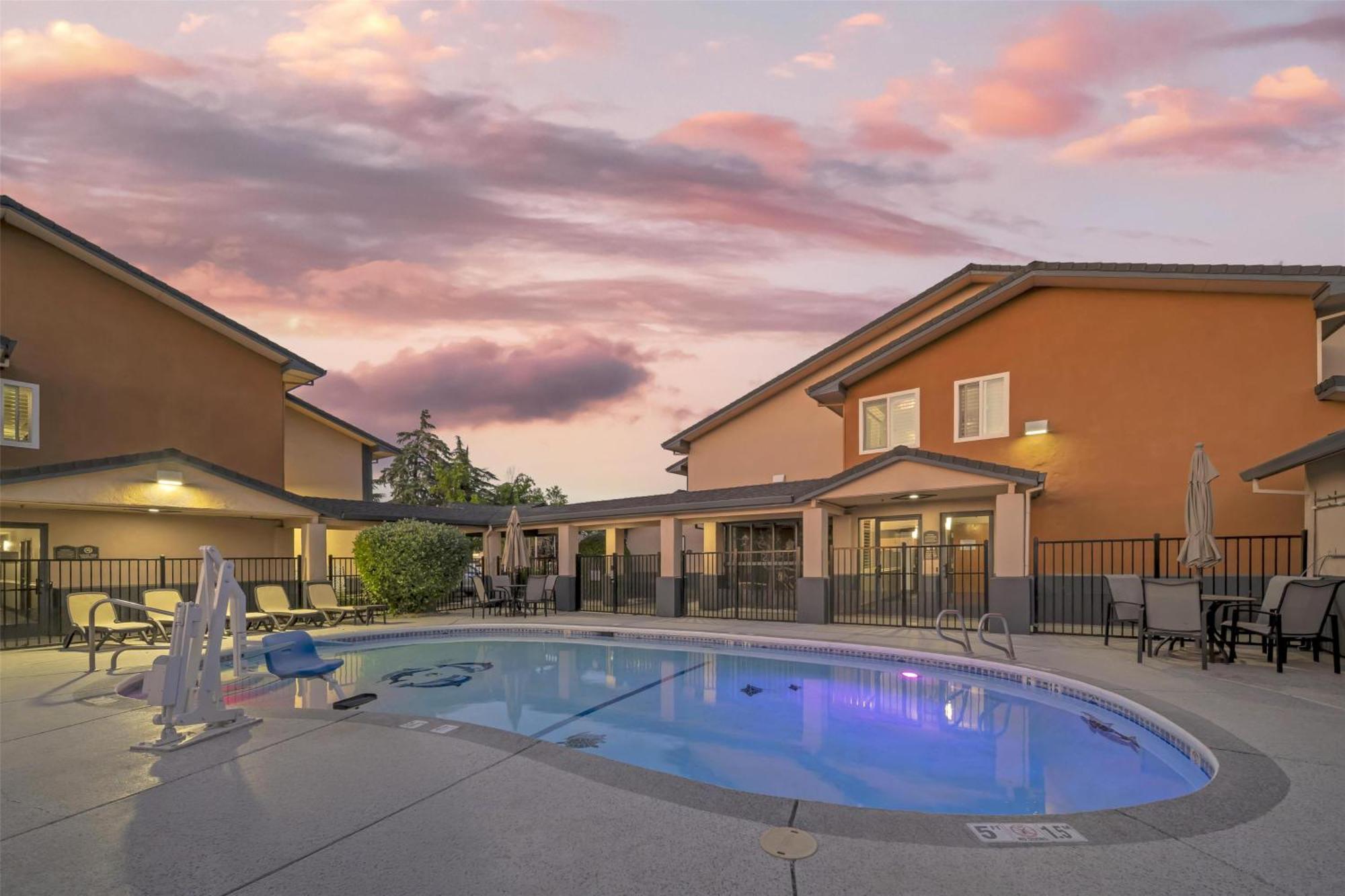 Hotel Western Antelope Inn&suites 3*